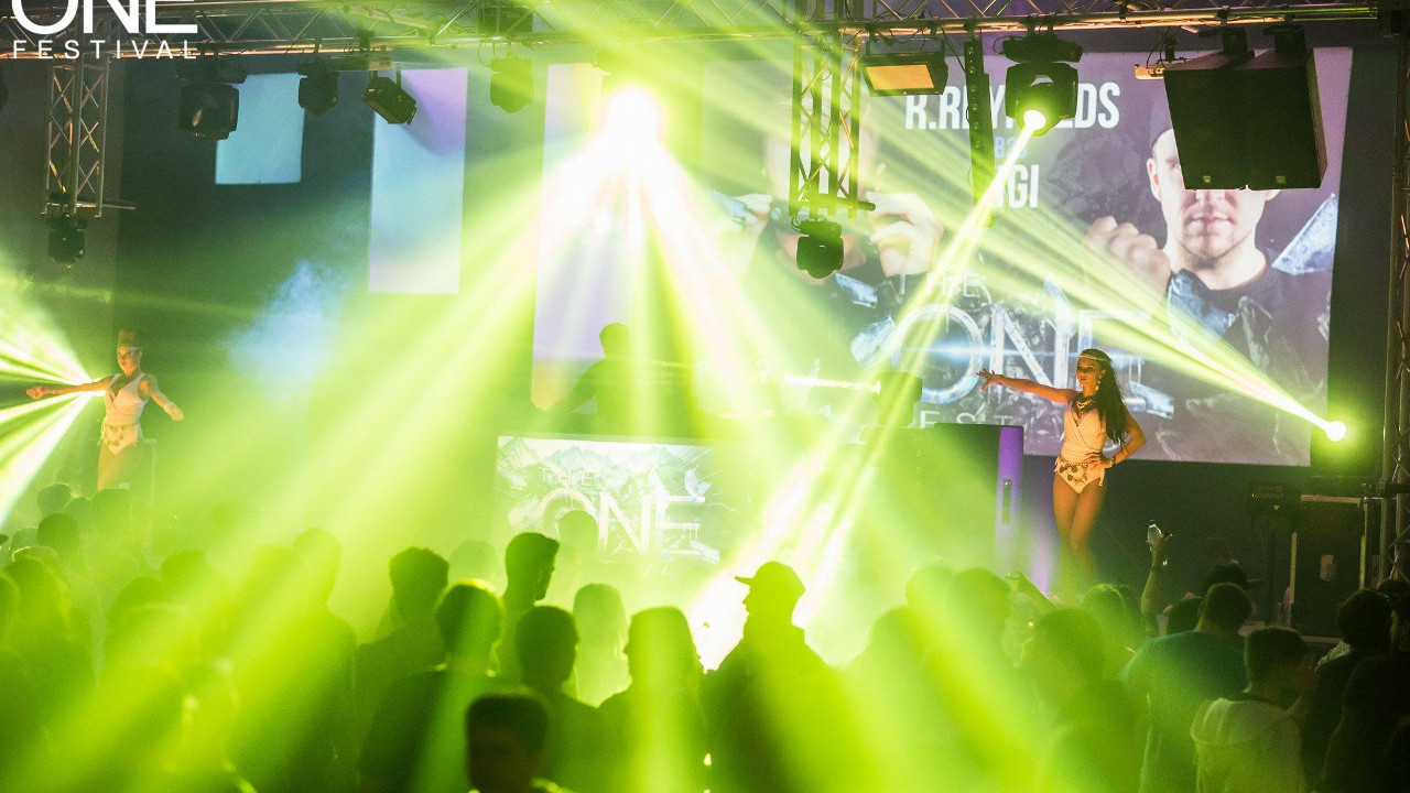 Lasery a světla Lasery a světla